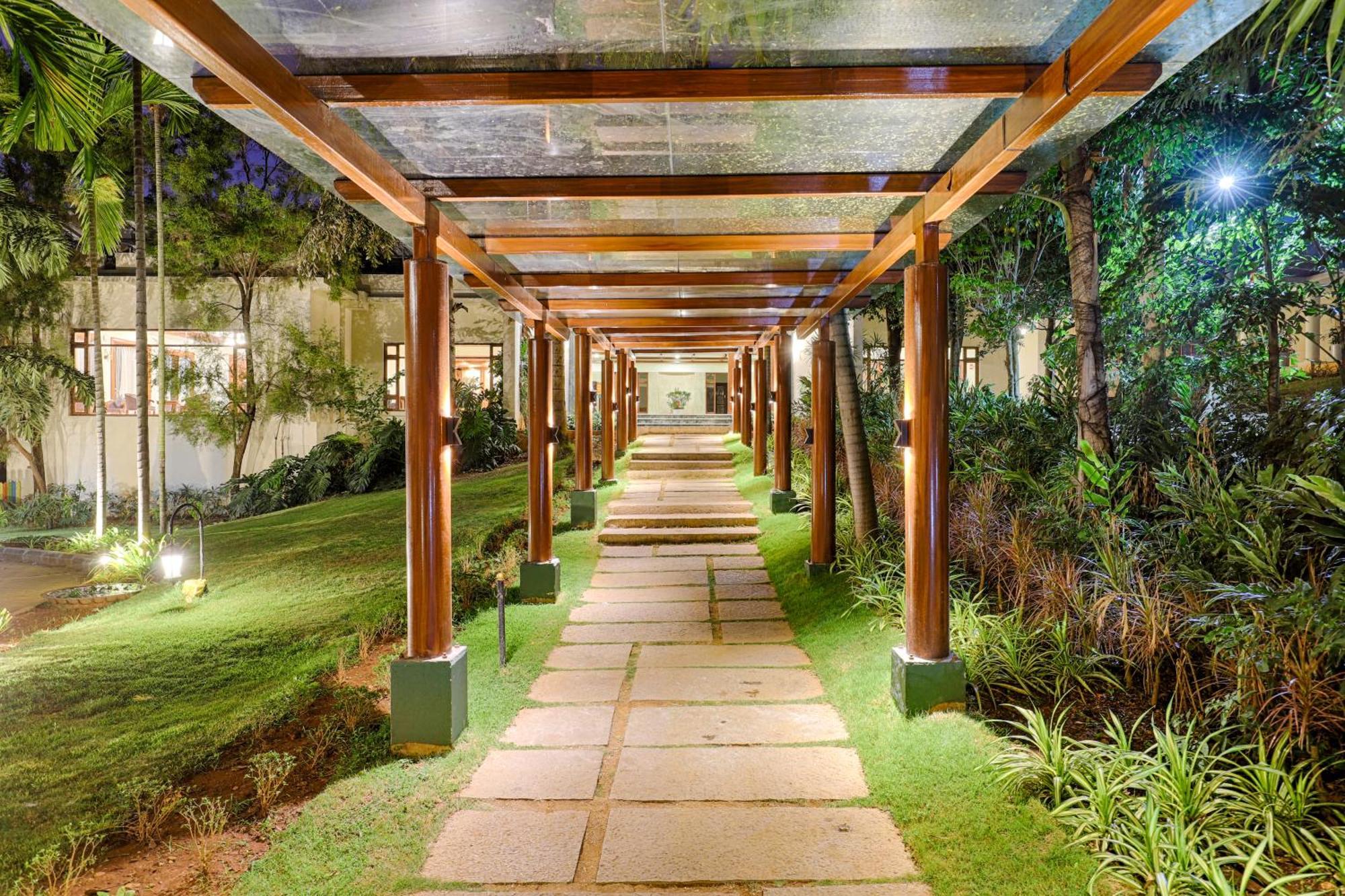 Club Mahindra Golden Landmark, Mysuru Exterior foto